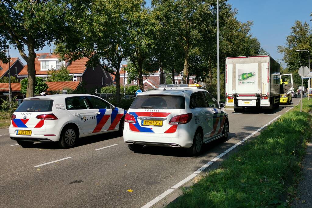 Fietser aangereden door vrachtwagen