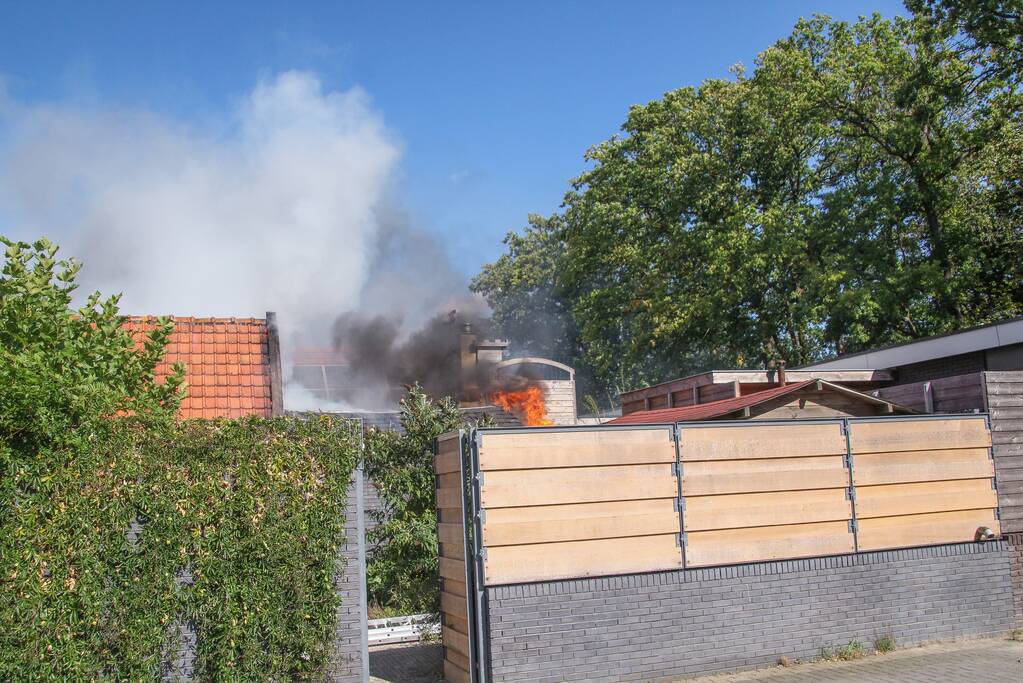 Uitslaande schuurbrand in Soesterkwartier