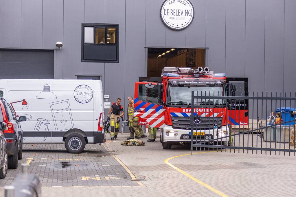 Brand in bedrijfshal industrieterrein De Hoef snel onder controle