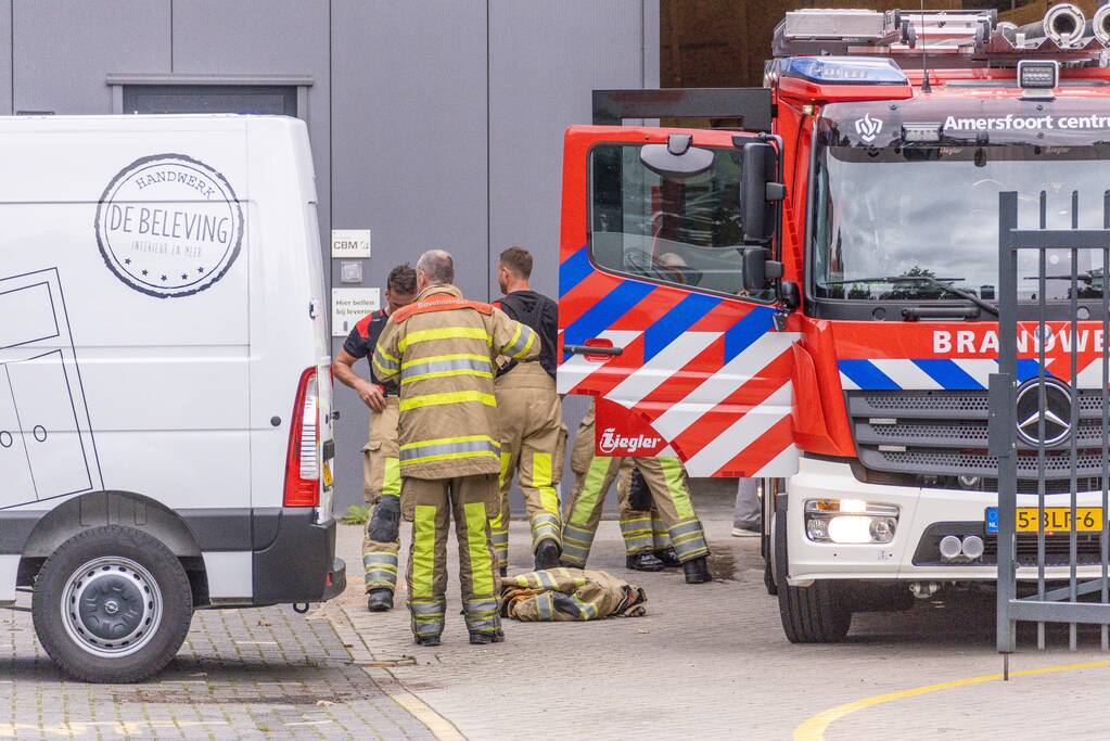 Brand in bedrijfshal industrieterrein De Hoef snel onder controle