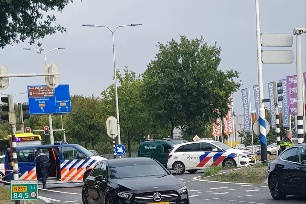 Fietsster zwaargewond bij aanrijding op kruising