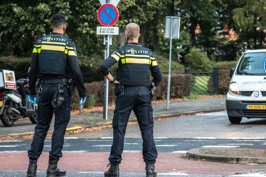 Maaltijdbezorger gaat hard onderuit en raakt gewond