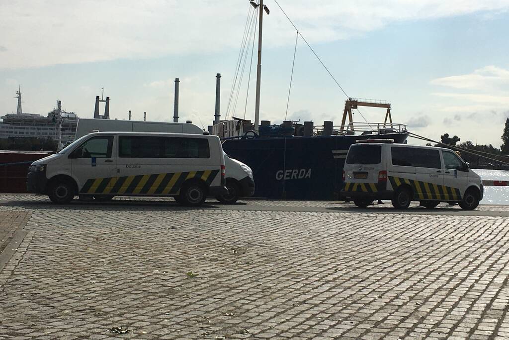 Douane en politie doorzochten schip de Sun Rio