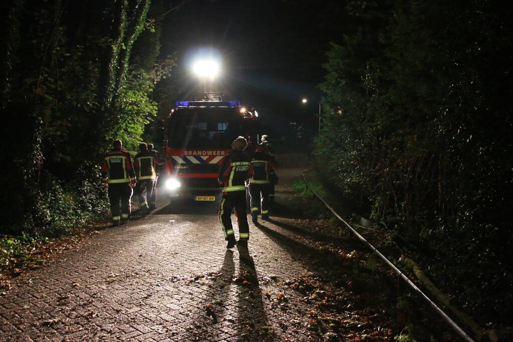 Flinke tak valt uit boom