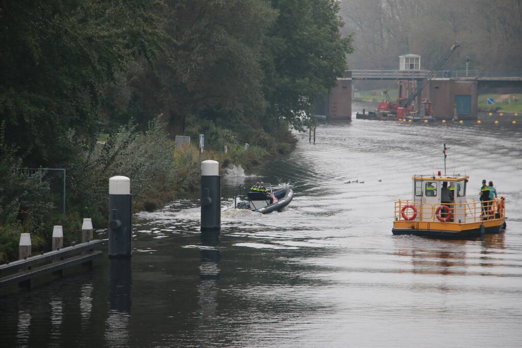 Man door hulpdiensten uit kanaal gehaald