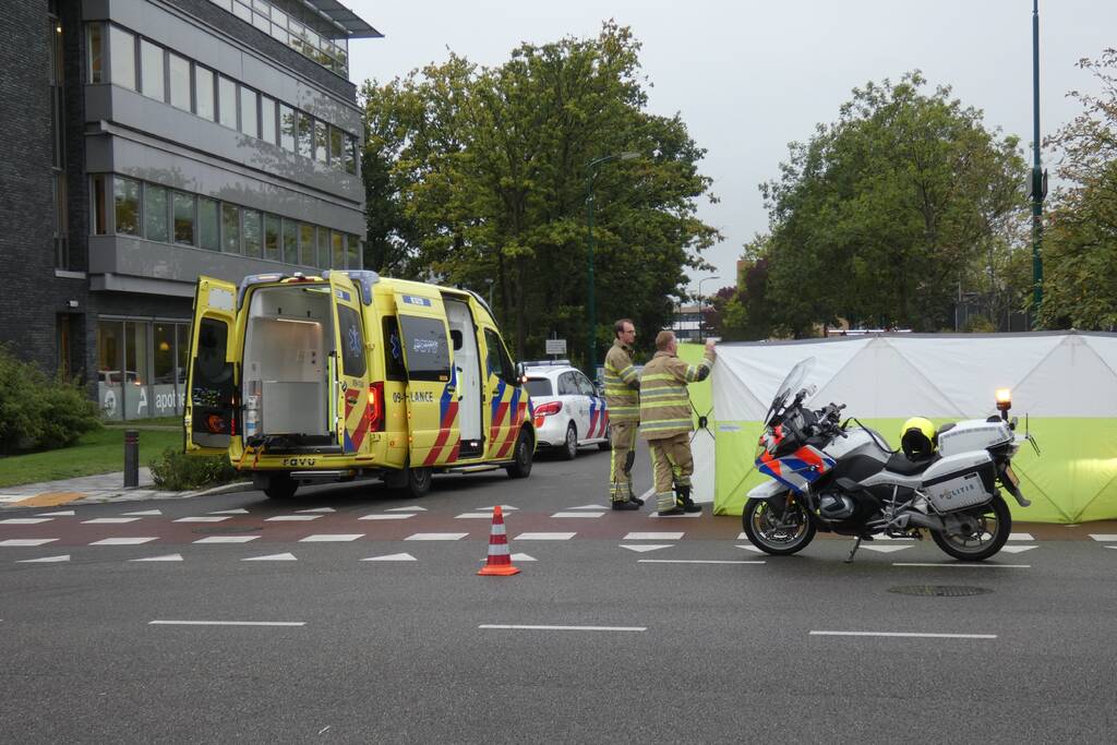 Scooterrijder ernstig gewond bij aanrijding met personenwagen