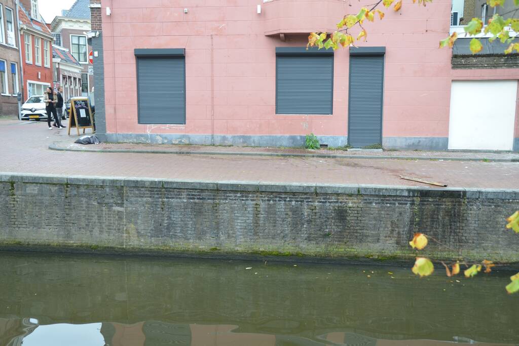 Persoon door omstanders uit het water gehaald