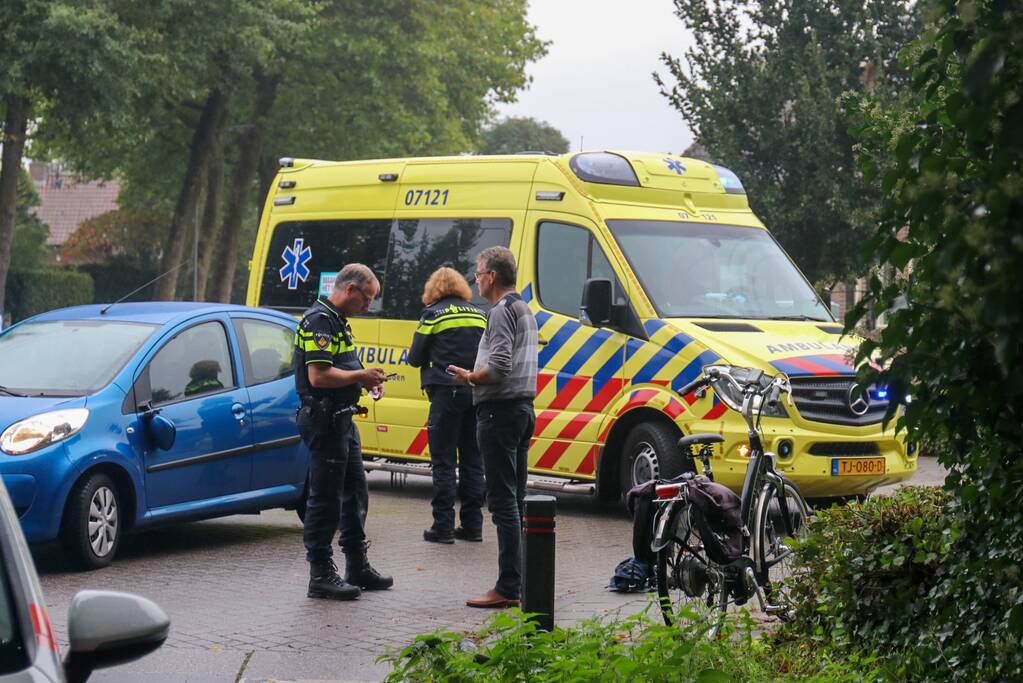 Fietsster aangereden door auto