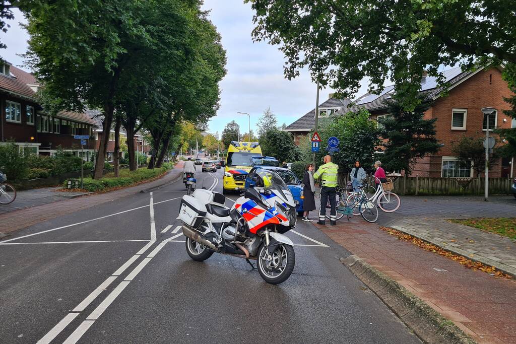 Twee fietsers botsen op elkaar