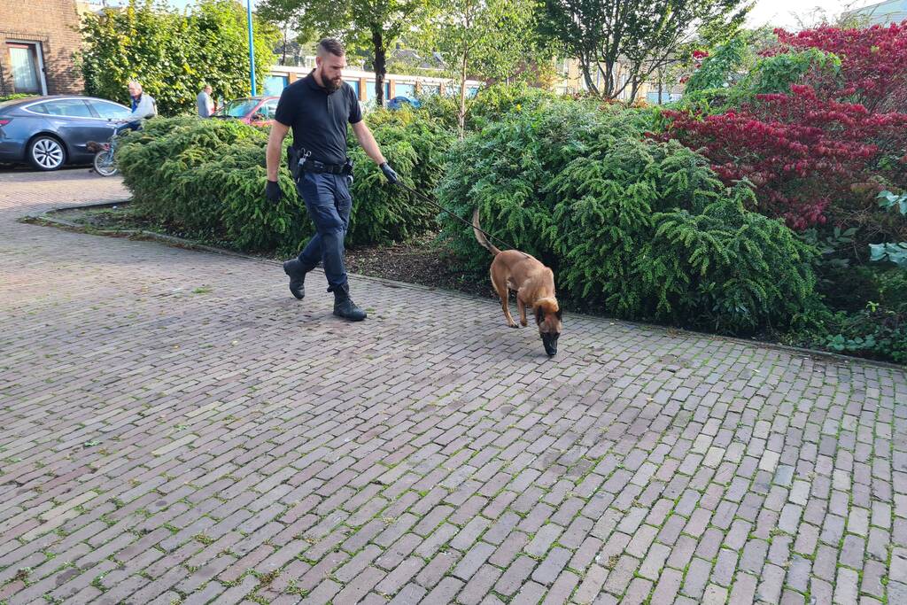 Politie en specialisten doen onderzoek bij Delicious