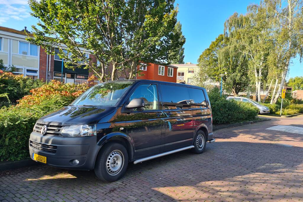 Politie en specialisten doen onderzoek bij Delicious