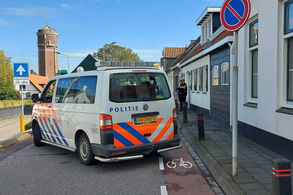 Auto crasht op schuur