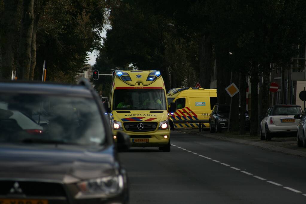 Persoon ernstig gewond na val van grote hoogte