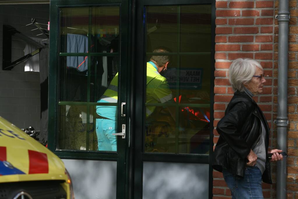 Persoon ernstig gewond na val van grote hoogte