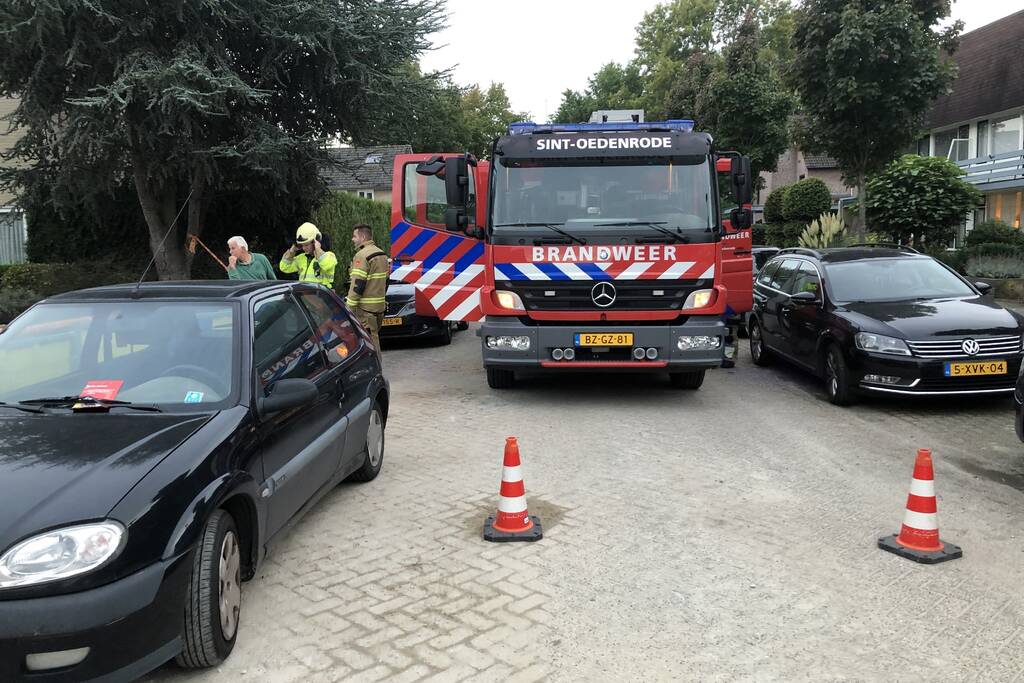 Onderzoek naar gaslucht in opengebroken straat