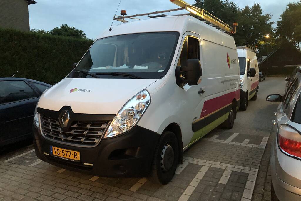 Onderzoek naar gaslucht in opengebroken straat