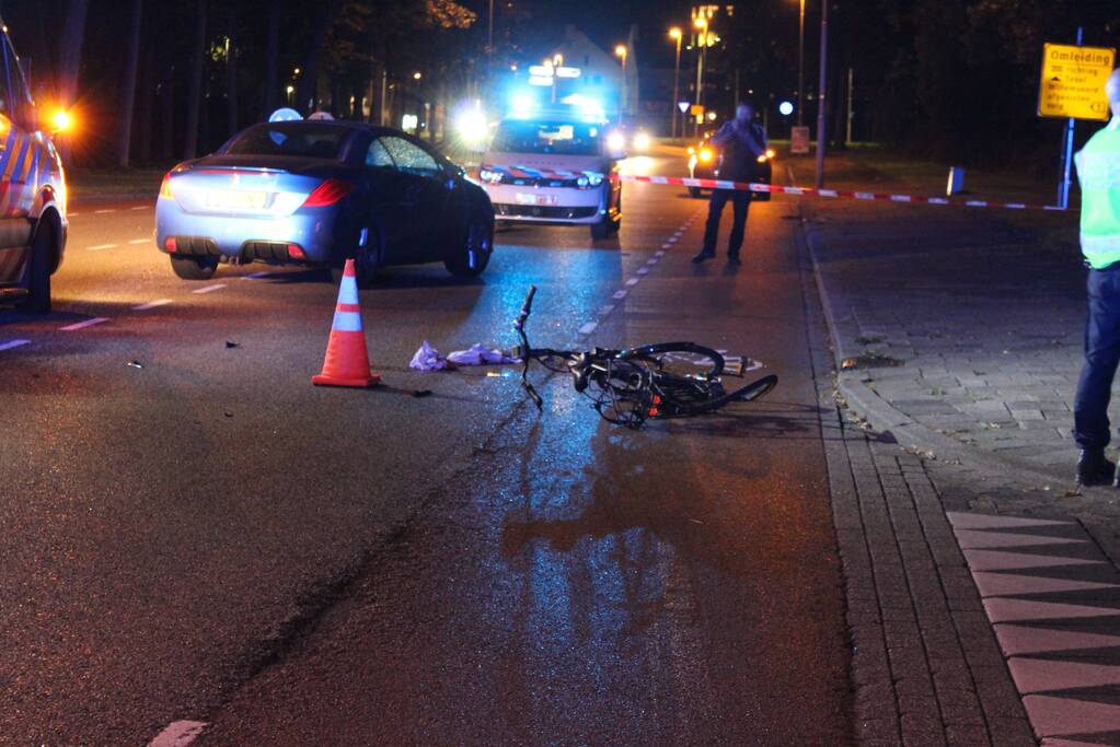 Fietser gewond na botsing met auto