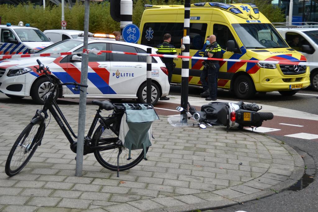 Twee gewonden bij ongeval tussen fiets en scooter