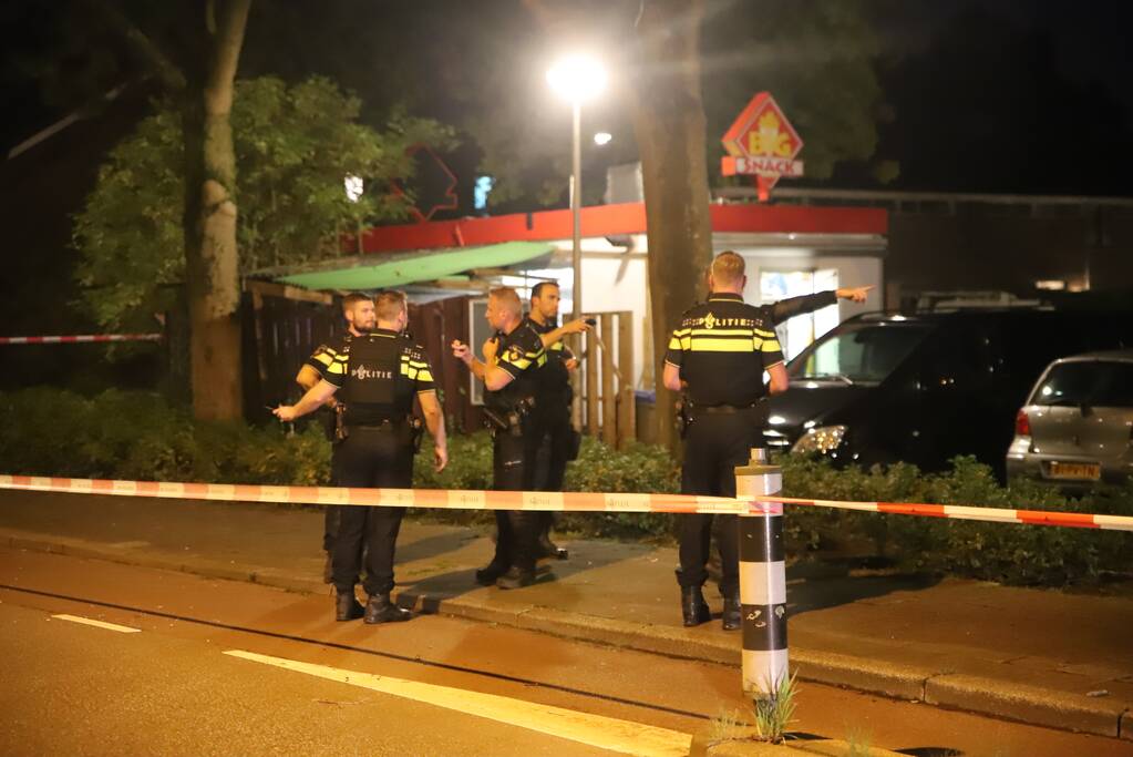 Politie zoekt met man en macht naar overvallers van snackbar