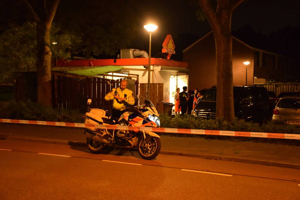 Politie zoekt met man en macht naar overvallers van snackbar