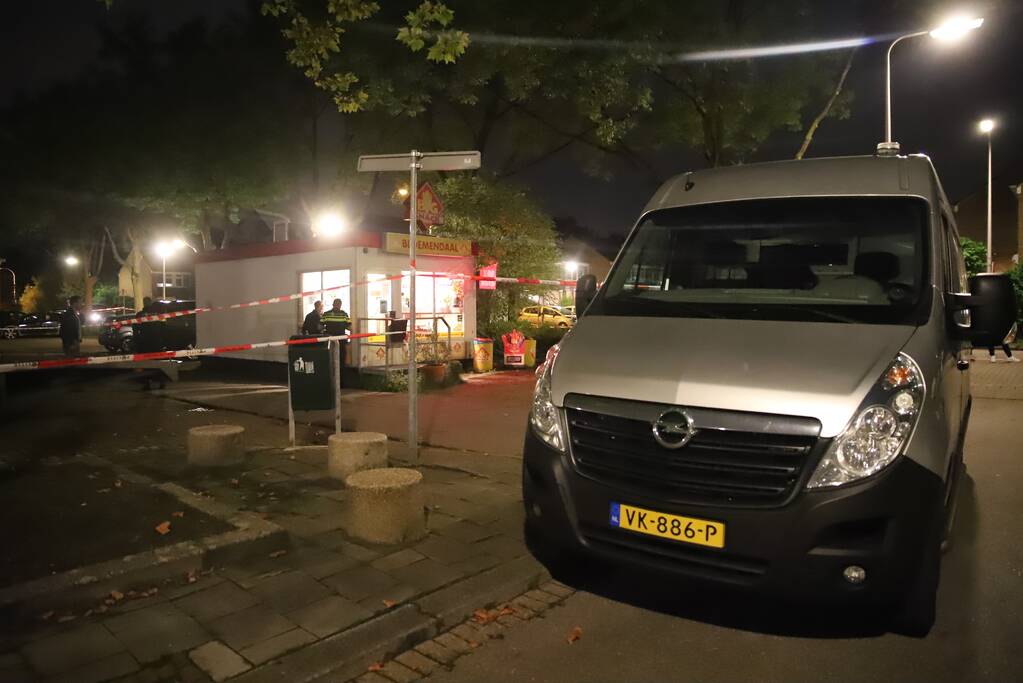 Politie zoekt met man en macht naar overvallers van snackbar