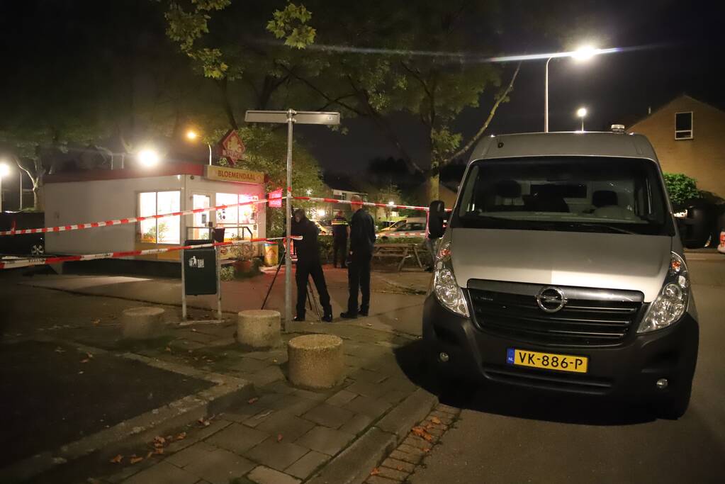 Politie zoekt met man en macht naar overvallers van snackbar