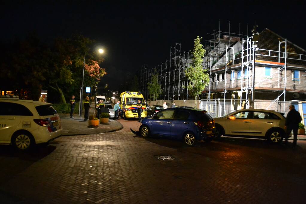 Veel schade na botsing tussen twee auto's