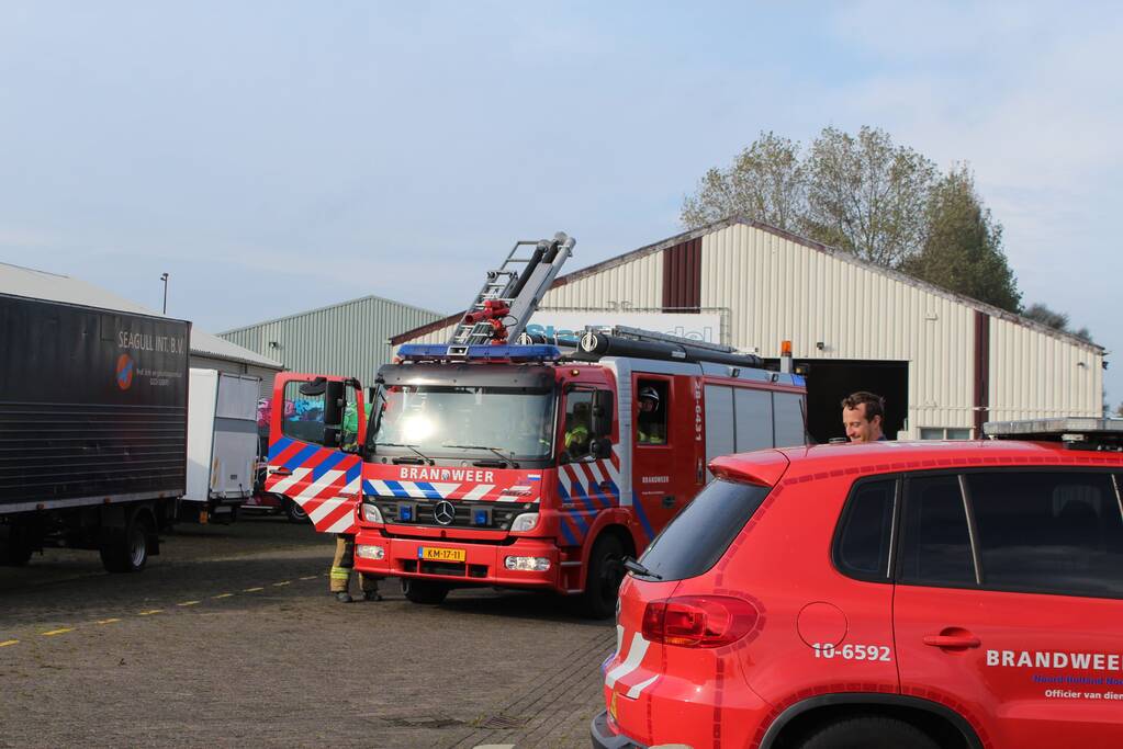 Brand in loods van Staalhandel snel onder controle