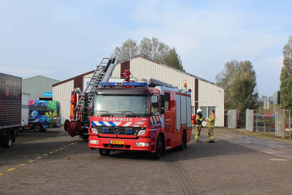 Brand in loods van Staalhandel snel onder controle