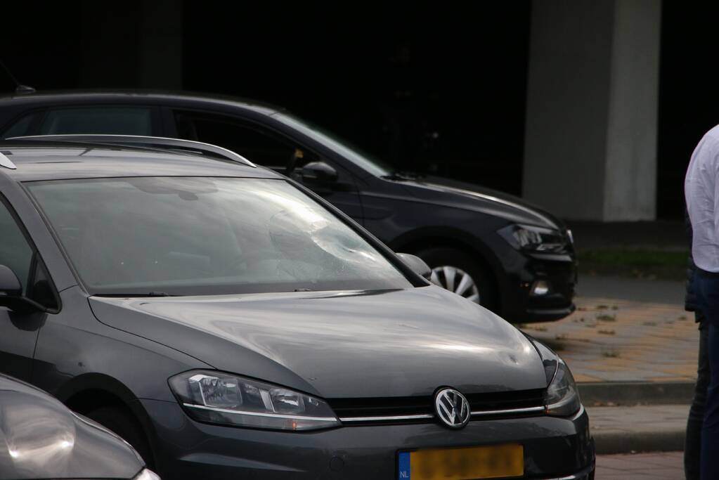 E-bikester gewond na aanrijding met auto