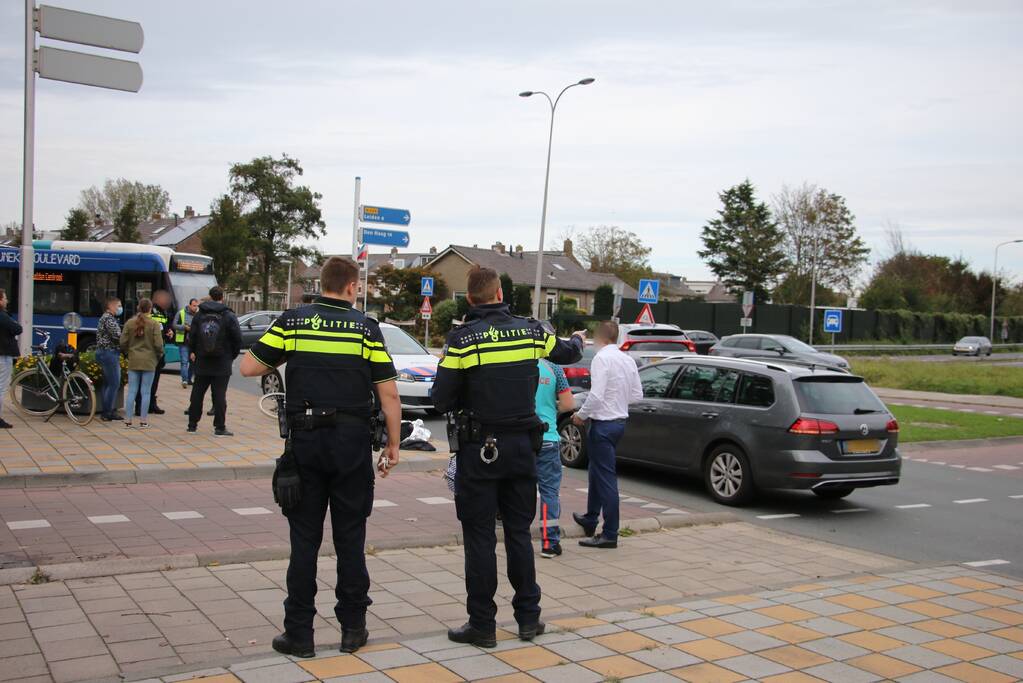 E-bikester gewond na aanrijding met auto