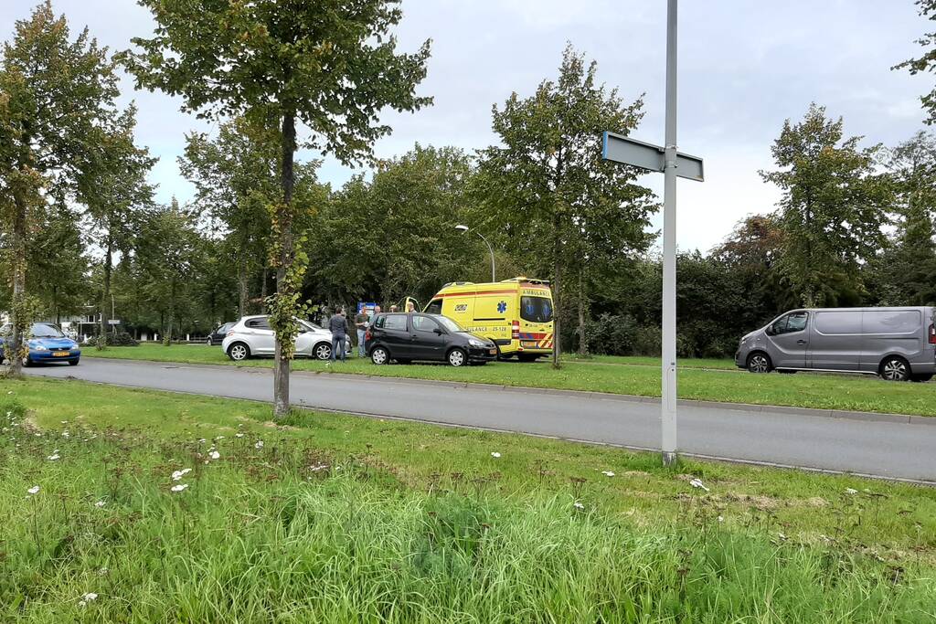 Twee auto betrokken bij kop-staartbotsing