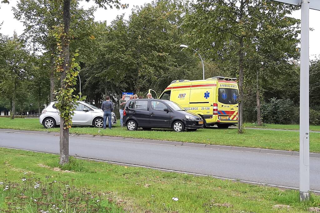Twee auto betrokken bij kop-staartbotsing