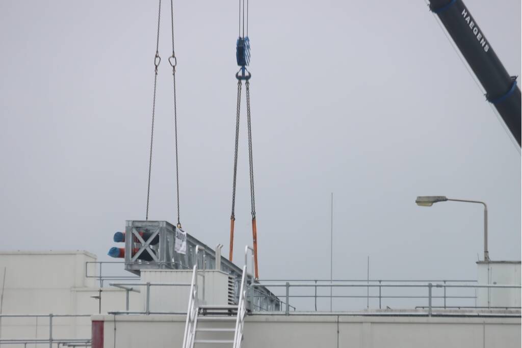 Grote hijsklus bij Mars fabriek