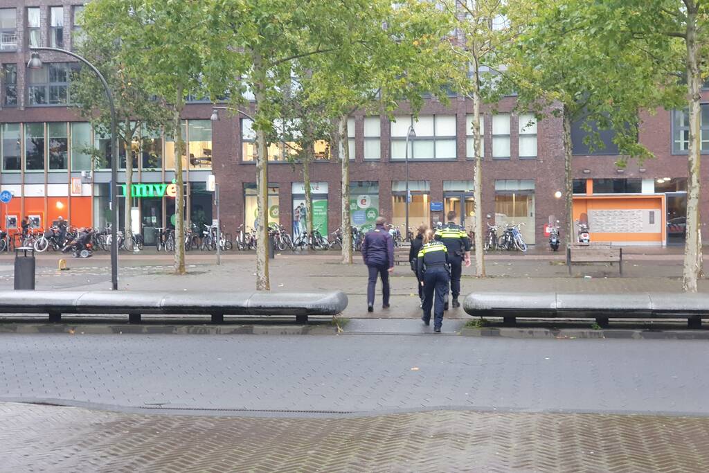 Persoon met verward gedrag van station gehaald