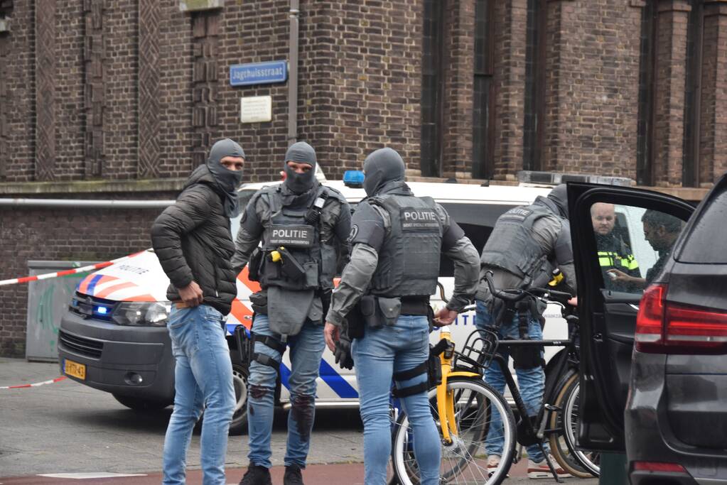 Arrestatieteam valt binnen bij verward persoon