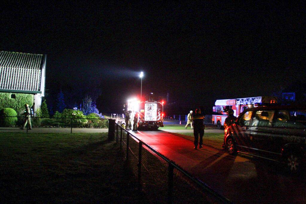 Brandweer controleert schoorsteen vanwege mogelijke brand