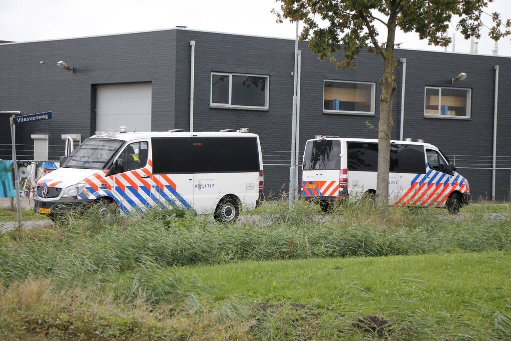 Politie maakt eind aan illegaal feest met 100 feestgangers