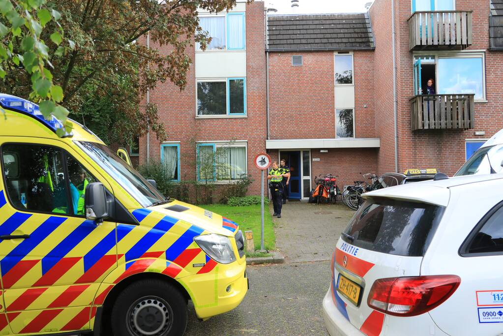 Politie ramt deur in en vindt overleden persoon