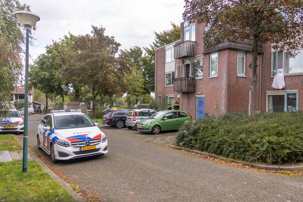 Politie ramt deur in en vindt overleden persoon