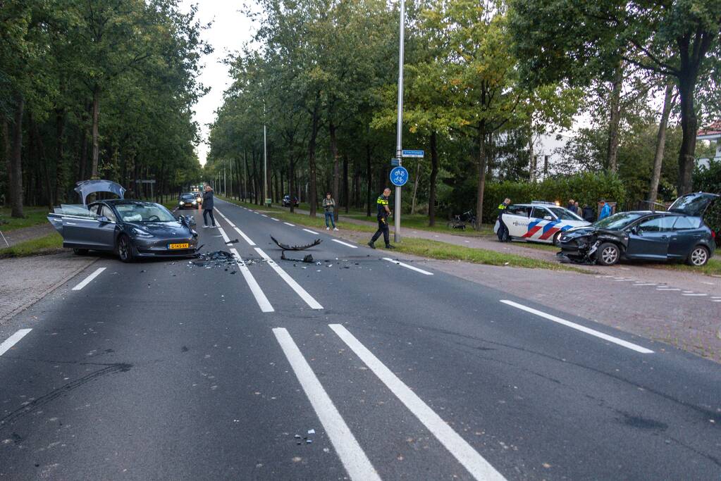 Tesla betrokken bij frontale aanrijding
