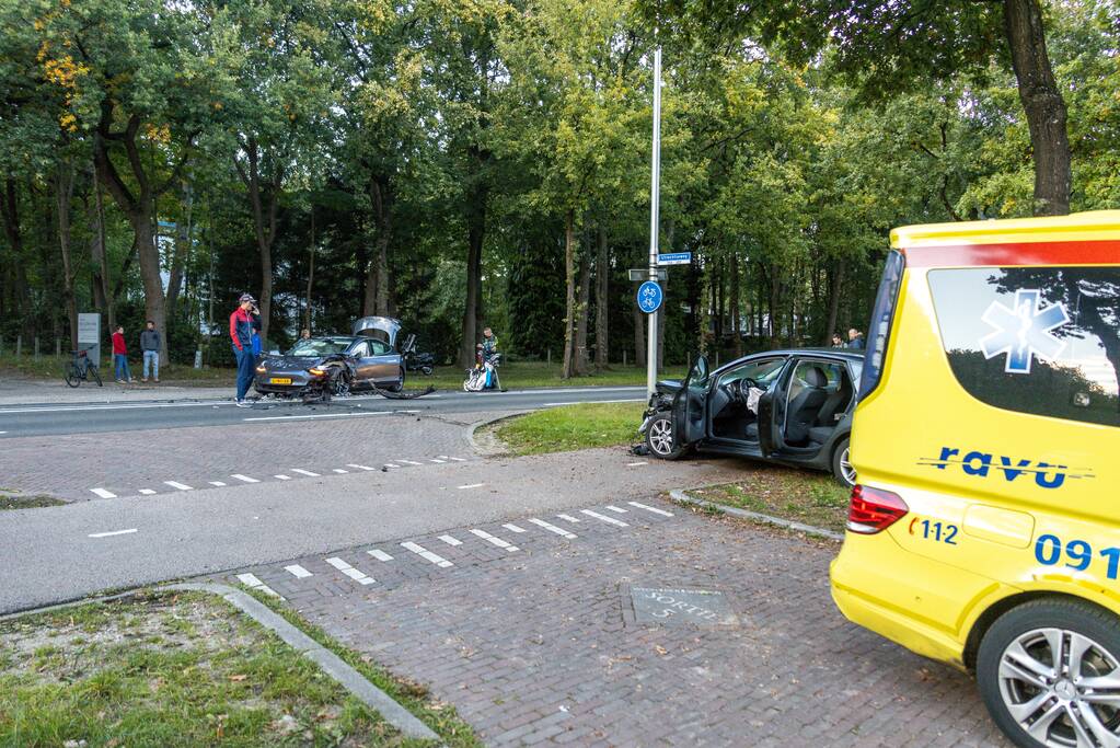 Tesla betrokken bij frontale aanrijding