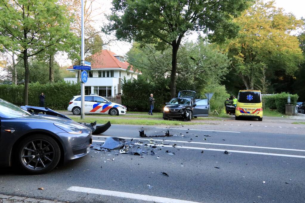 Tesla betrokken bij frontale aanrijding