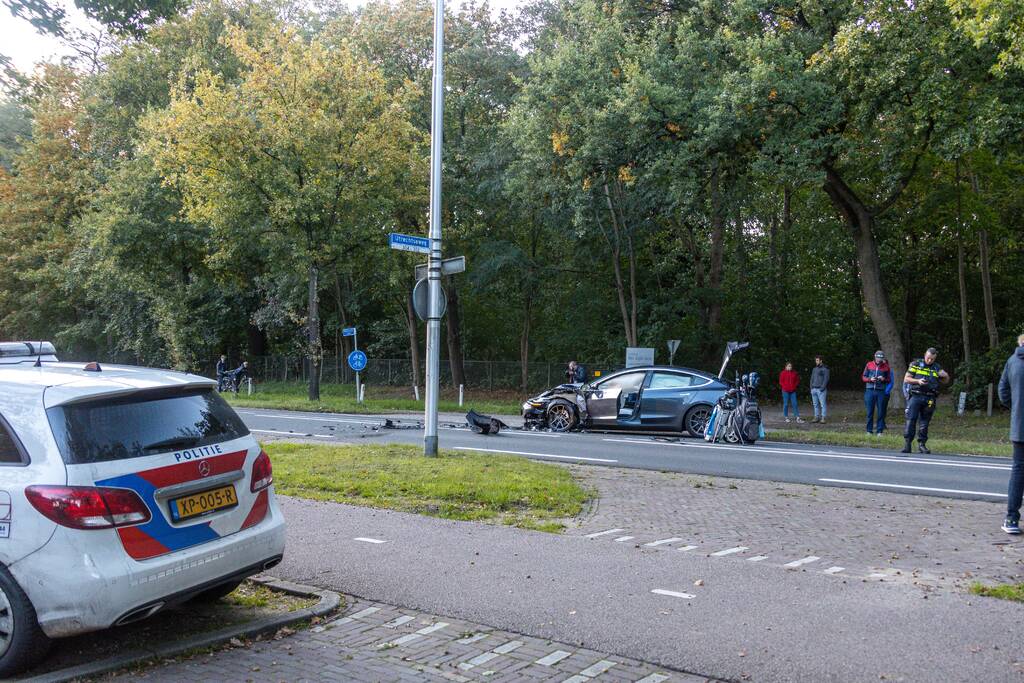 Tesla betrokken bij frontale aanrijding