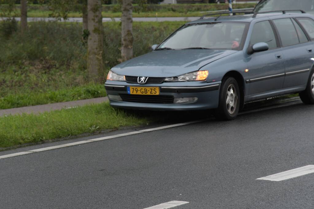 Overstekende fietser ziet auto over het hoofd