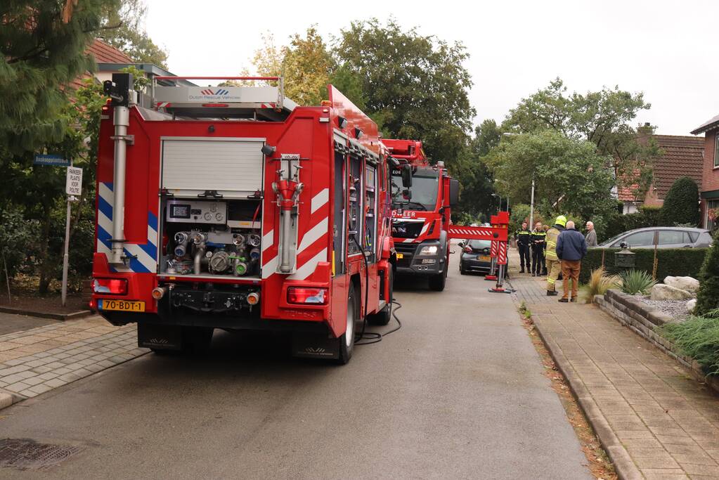 Schoorsteen kap gedemonteerd na schoorsteenbrand