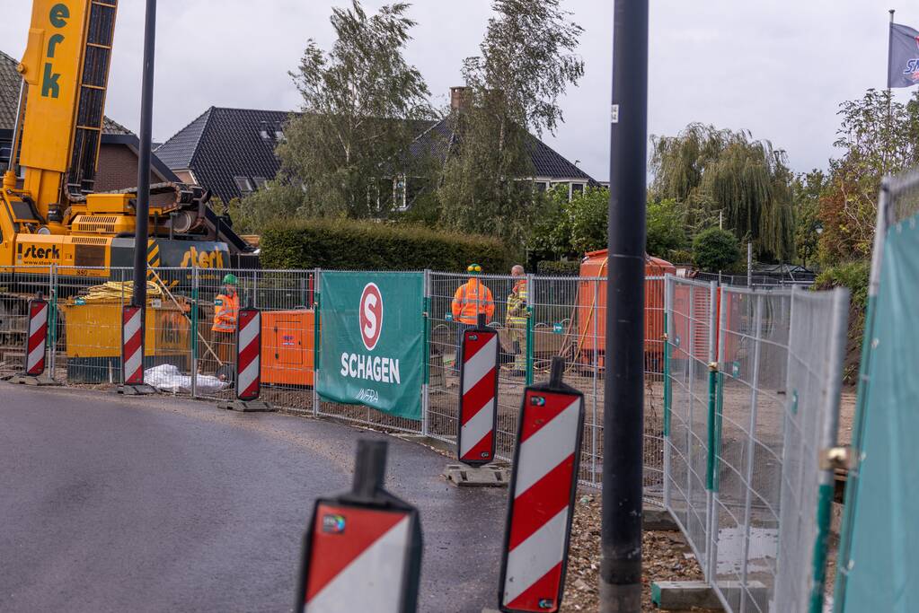 Leidingen geraakt bij aanleg nieuwe fietstunnel Vathorst