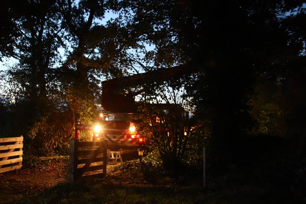 Veel rook bij schoorsteen brand