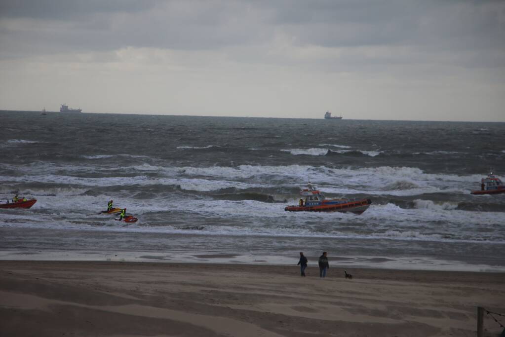 Grote zoekactie langs kust naar vermiste persoon in zee