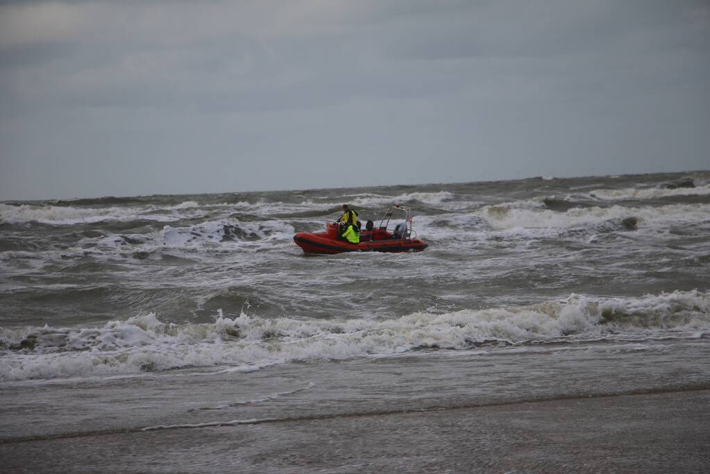 Grote zoekactie langs kust naar vermiste persoon in zee